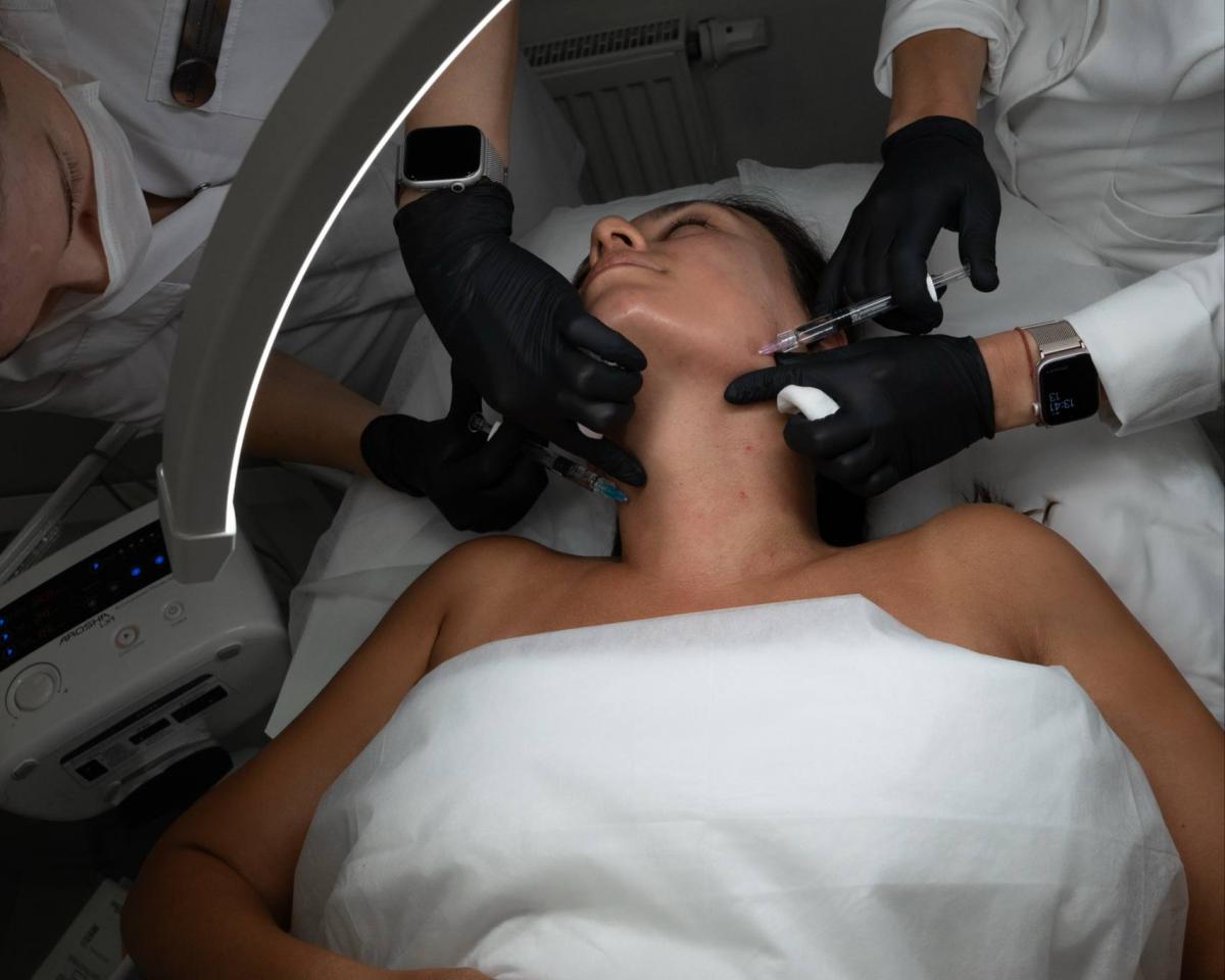 Без лишних слов - процедуры lartclinic.ru Без лишних слов - косметические процедуры, фото