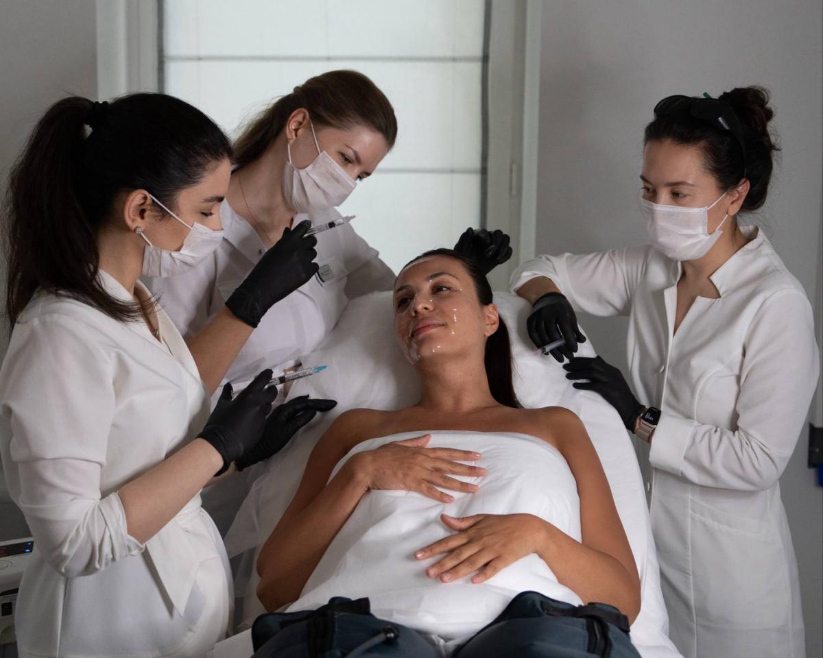 приведи друга - процедуры lartclinic.ru приведи друга - косметические процедуры, фото